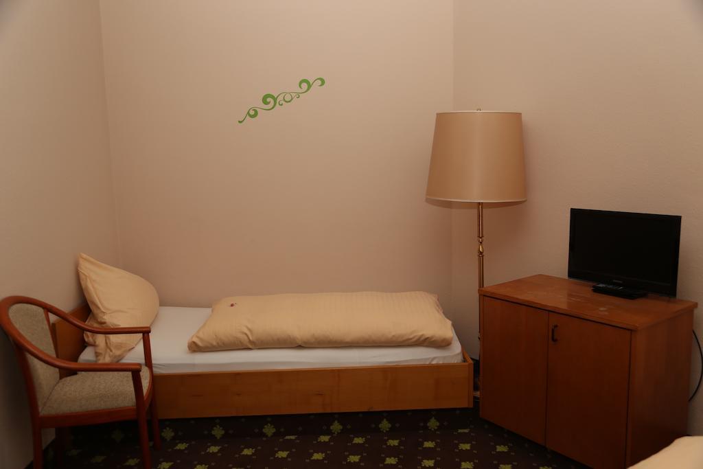 Hotel Taunus Residence Bad Camberg Zimmer foto